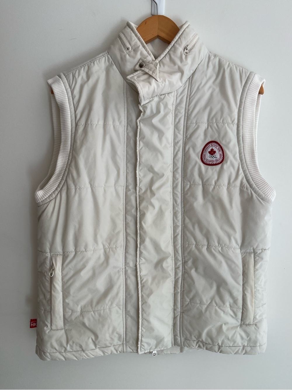 VINTAGE HBC Team Canada Winter 2006 Olympic Quilted Puffer Vest Travel Canadiana